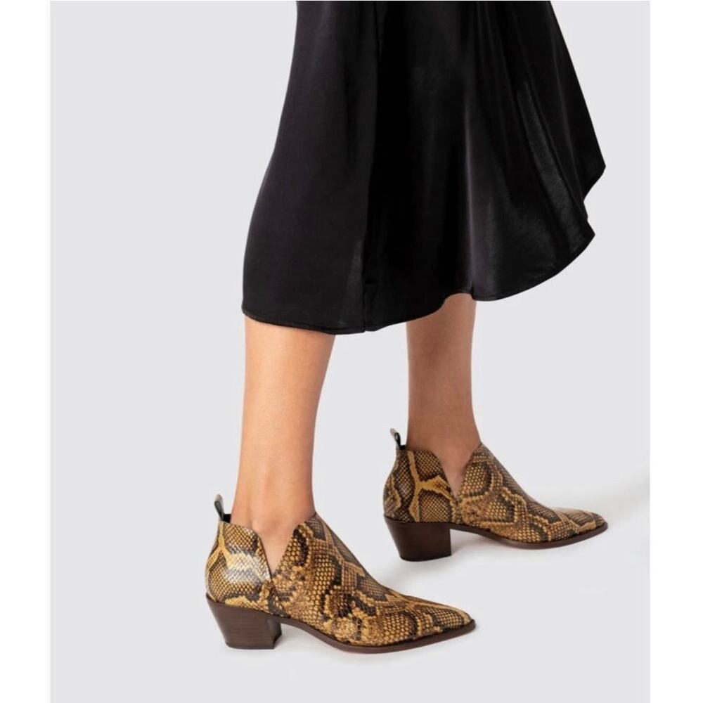 NEW DOLCE VITA Amber Sonni Snakeskin Leather Pointed Toe Low Heel Bootie | 7
